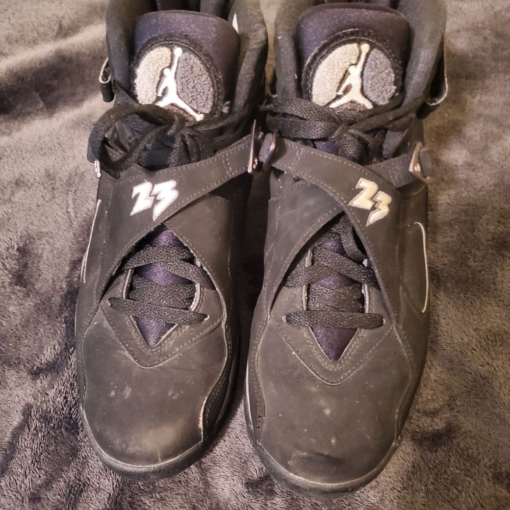 Jordan retro 8, 8 in men/ 9.5 in womens, Black